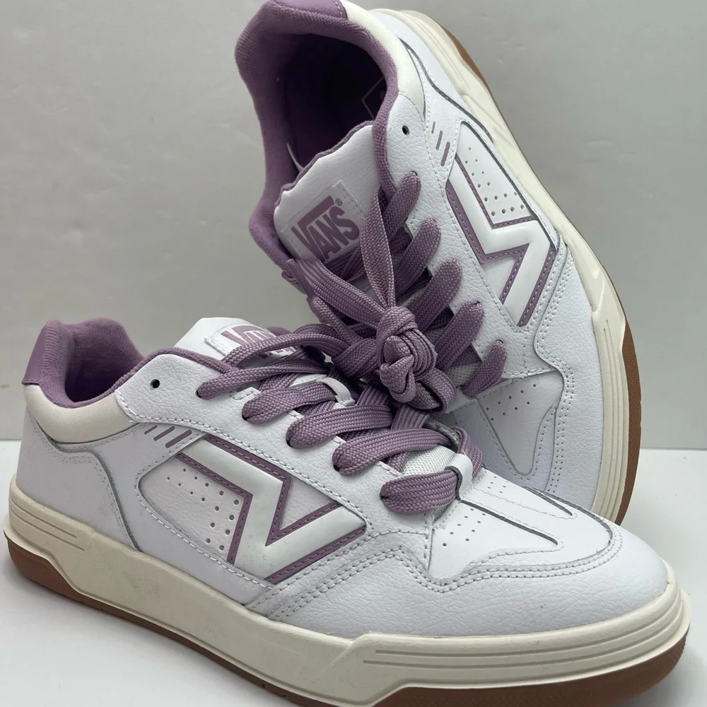 Vans Men’s Upland
Vintage Leather Purple
VN000D1HPRP White and Lavender Sneakers - Picture 15 of 16